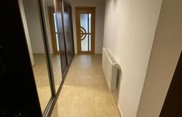 Apartament de vanzare, cu 3 camere decomandat, 82 mp,  zona Terra