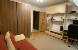 Apartament de vanzare, cu 3 camere decomandat, 82 mp,  zona Terra