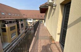 Apartament de vanzare, cu 3 camere decomandat, 82 mp,  zona Terra