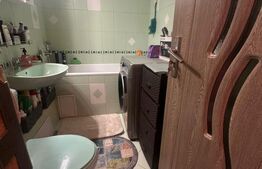 Apartament de vanzare, cu 2 camere decomandate, etaj 1, str Lunii,  Zorilor