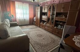 Apartament de vanzare, cu 2 camere decomandate, etaj 1, str Lunii,  Zorilor