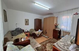Casa cu 4 apartamente si curte proprie ,suprafata utila 122mp, zona semicentrala