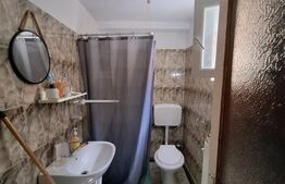 Casa cu 4 apartamente si curte proprie ,suprafata utila 122mp, zona semicentrala