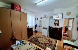 Casa cu 4 apartamente si curte proprie ,suprafata utila 122mp, zona semicentrala