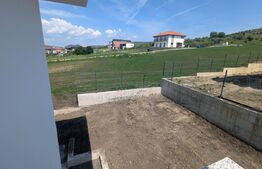 Casa individuala cu garaj, teren 500 mp, la intrare in chinteni