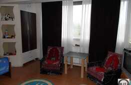 Vanzare apartament 4 camere, 77 mp, decomandat, zona Valea Garbaului