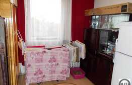 Vanzare apartament 4 camere, 77 mp, decomandat, zona Valea Garbaului