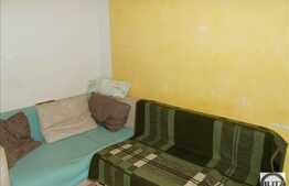 Vanzare apartament 4 camere, 77 mp, decomandat, zona Valea Garbaului