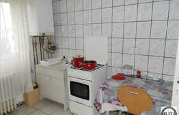 Vanzare apartament 4 camere, 77 mp, decomandat, zona Valea Garbaului