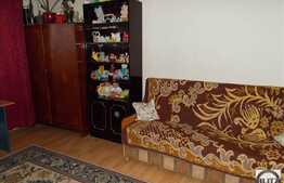 Vanzare apartament 4 camere, 77 mp, decomandat, zona Valea Garbaului