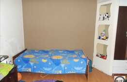 Vanzare apartament 4 camere, 77 mp, decomandat, zona Valea Garbaului
