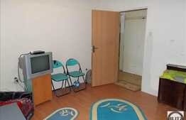 Vanzare apartament 4 camere, 77 mp, decomandat, zona Valea Garbaului