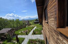 Cabană lemn cu 4 dormitoare, 120mp, teren intravilan de 1250mp