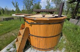 Cabană lemn cu 4 dormitoare, 120mp, teren intravilan de 1250mp