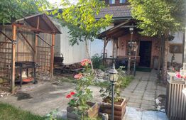 Casa cu doua corpuri, Zarnesti, pretabil pensiune sau casa de familie