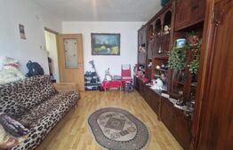 Apartament cu 3 camere decomandat -pozitie excelenta- Zarnesti 