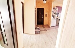 Apartament de vanzare, cu 3 camere, 61 mp, 2 balcoane, parcare, zona Urusagului