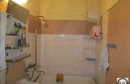 Vanzare apartament 3 camere, 53 mp, boxa subsol, zona centrala