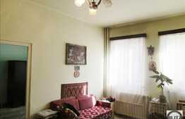 Vanzare apartament 3 camere, 53 mp, boxa subsol, zona centrala