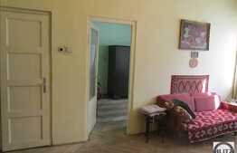 Vanzare apartament 3 camere, 53 mp, boxa subsol, zona centrala