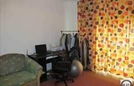 Vanzare apartament decomandat, 2 camere, 52 mp! Parcare! Zona strazii Florilor!