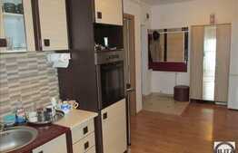Vanzare apartament decomandat, 2 camere, 52 mp! Parcare! Zona strazii Florilor!