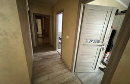 Apartament de vanzare, cu 3 camere, 92 mp, parcare, intermediar, zona VIVO