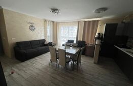 Apartament de vanzare, cu 3 camere, 92 mp, parcare, intermediar, zona VIVO