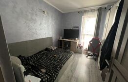 Apartament de vanzare, cu 3 camere, 92 mp, parcare, intermediar, zona VIVO
