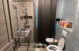 Apartament de vanzare, cu 3 camere, 92 mp, parcare, intermediar, zona VIVO