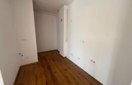 Penthouse de vanzare, cu 2 camere, 47 mp, parcare subterana, zona Terra