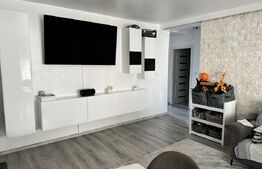 Apartament de vanzare, cu 3 camere, 70 mp utili, zona Vivo