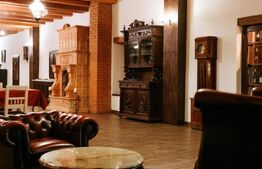 Conac de vânzare 7 camere cu bai proprii, cramă, ciubăr și potențial 