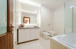 Apartament 4 camere cu view spectaculos, complet mobilat și utilat .