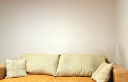 Apartament cu 1 camera decomandata, etajul 1, 32 mp, balcon, zona Parang