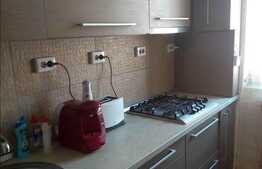 De vanzare apartament 2 camere, 60 mp, garaj, zona Golden Tulip