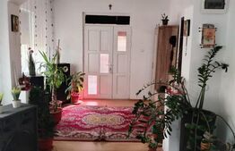 Casa 6 camere, 250 mp, zona Luncani