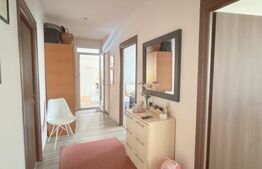 Cladire multifunctionala, pensiune plus casa,  parcari private