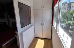 Apartament de închiriat, cu 3 camere, 65 mp, zona Astra 