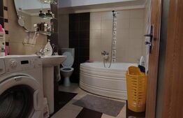 Apartament de 2 camere, 55 mp, parcare în curte