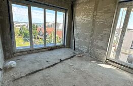 Apartament cu 4 camere 100 mp in bloc cu piscina din cartierul Europa