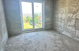 Apartament cu 4 camere 100 mp in bloc cu piscina din cartierul Europa