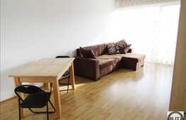 Vanzare apartament 3 camere, 69 mp, parcare, zona Petrom