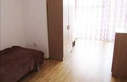 Vanzare apartament 3 camere, 69 mp, parcare, zona Petrom