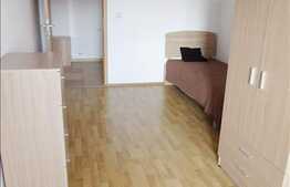 Vanzare apartament 3 camere, 69 mp, parcare, zona Petrom