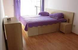 Vanzare apartament 3 camere, 69 mp, parcare, zona Petrom