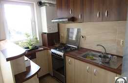 Vanzare apartament 3 camere, 69 mp, parcare, zona Petrom