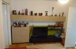 Vanzare apartament 3 camere, 56 mp, decomandat, parcare, zona Coloane
