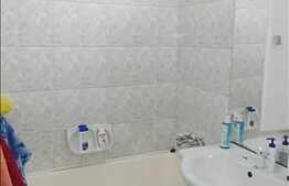 Vanzare apartament 3 camere, 56 mp, decomandat, parcare, zona Coloane