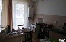 De vanzare 2 camere, 51.74, decomandat! Zona strazii Porii!